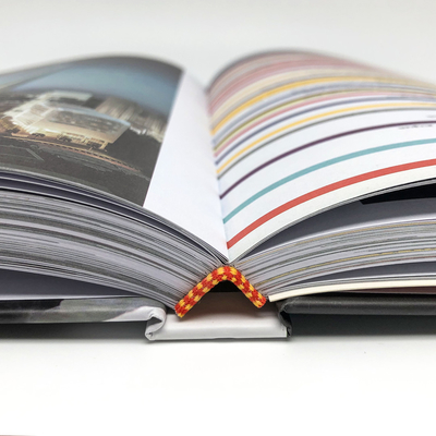 Moq Kecil Warna Meja Kopi Pencetakan Buku Foto Pencetakan Novel Grafis