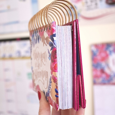 Kalender Desktop Pencetakan Offset Berwarna-warni Kalender Meja Kertas Kraft 250gsm-400gsm