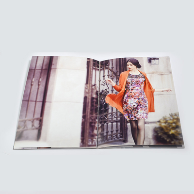 Cetak Majalah Brosur Offsetdruckerei Kustom C2S Art Paper Book Printing